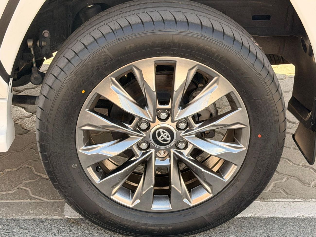 Toyota Land Cruiser Toyota Lc300 VXR 2024 RHD diesel white colour