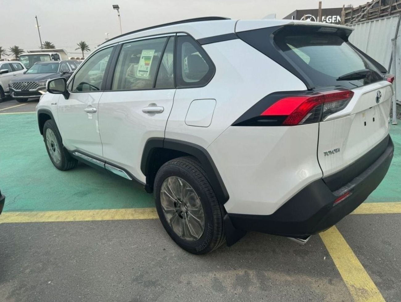 تويوتا راف ٤ 2.5L HYBRID AWD 2024 GCC