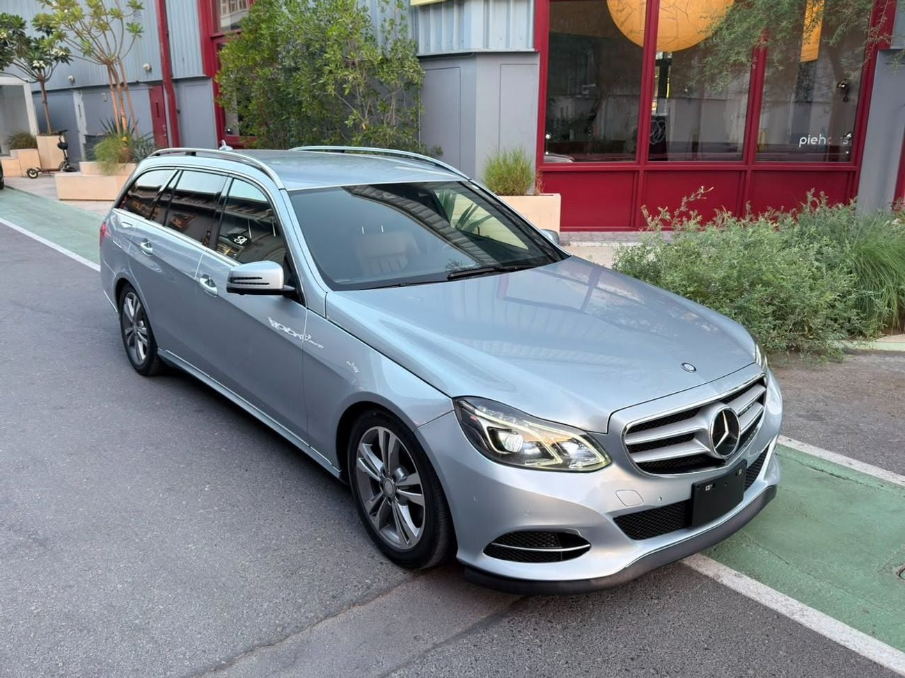 مرسيدس بنز E300 AVANTGARDE SPORT AVANTGARDE SPORT