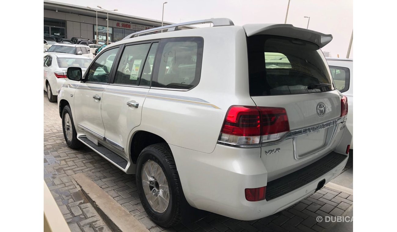 Toyota Land Cruiser VXR V8 5.7 2019