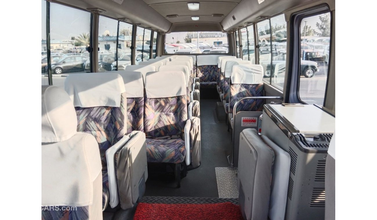 نيسان كارافان NISSAN CARAVAN BUS RIGHT HAND DRIVE (PM1332)