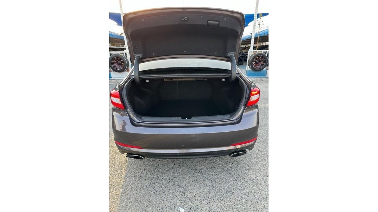 هيونداي سوناتا السيارة بحالة ممتازة هيونداي سوناتا 2016 بمحرك 2.4 سبورت وفتحة سقف ومقاعد جلد.