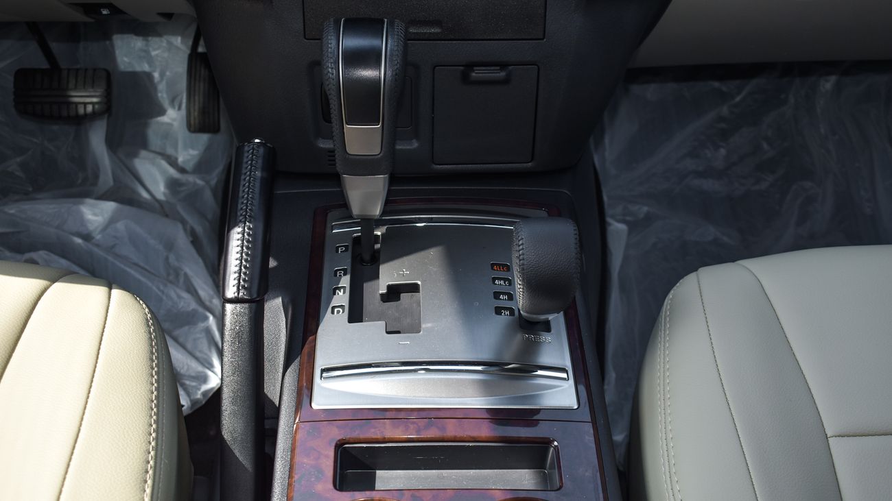 ميتسوبيشي باجيرو GLS V6