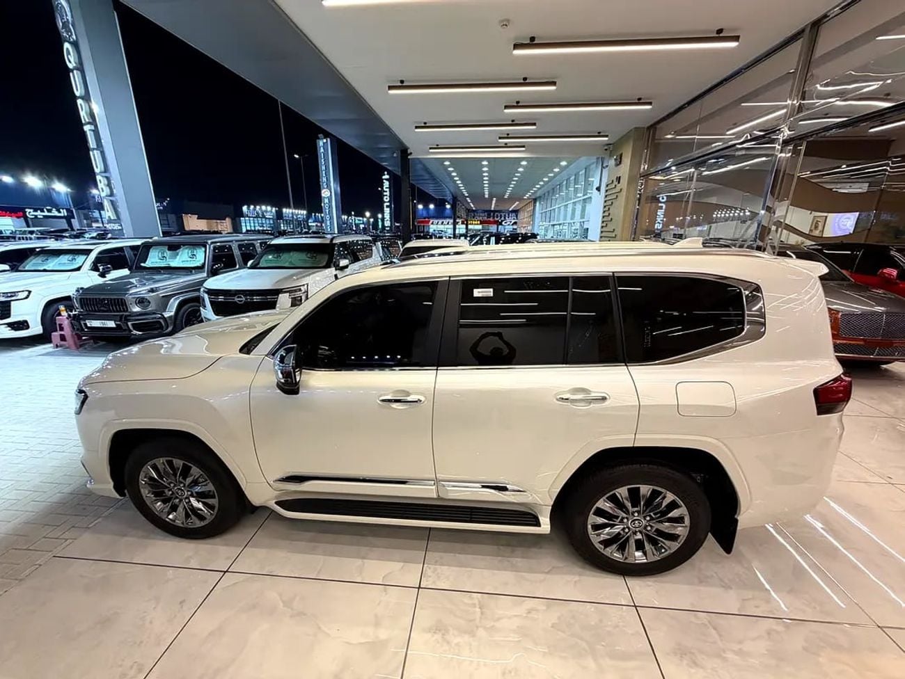 Toyota Land Cruiser VXR NON-TURBO – GCC AL-FUTTAIM – ONLY 3000 KM
