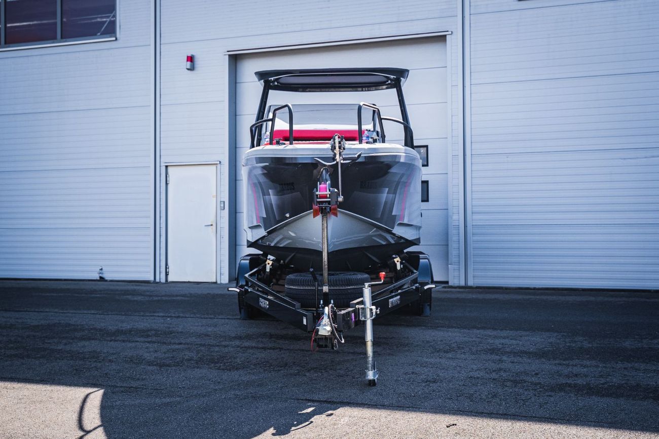 برابوس جي 800 ويدستار - مرسيدس-إيه إم جي جي 63 Boat BRABUS SHADOW 300 CROSS TOP INCL. TRAILER