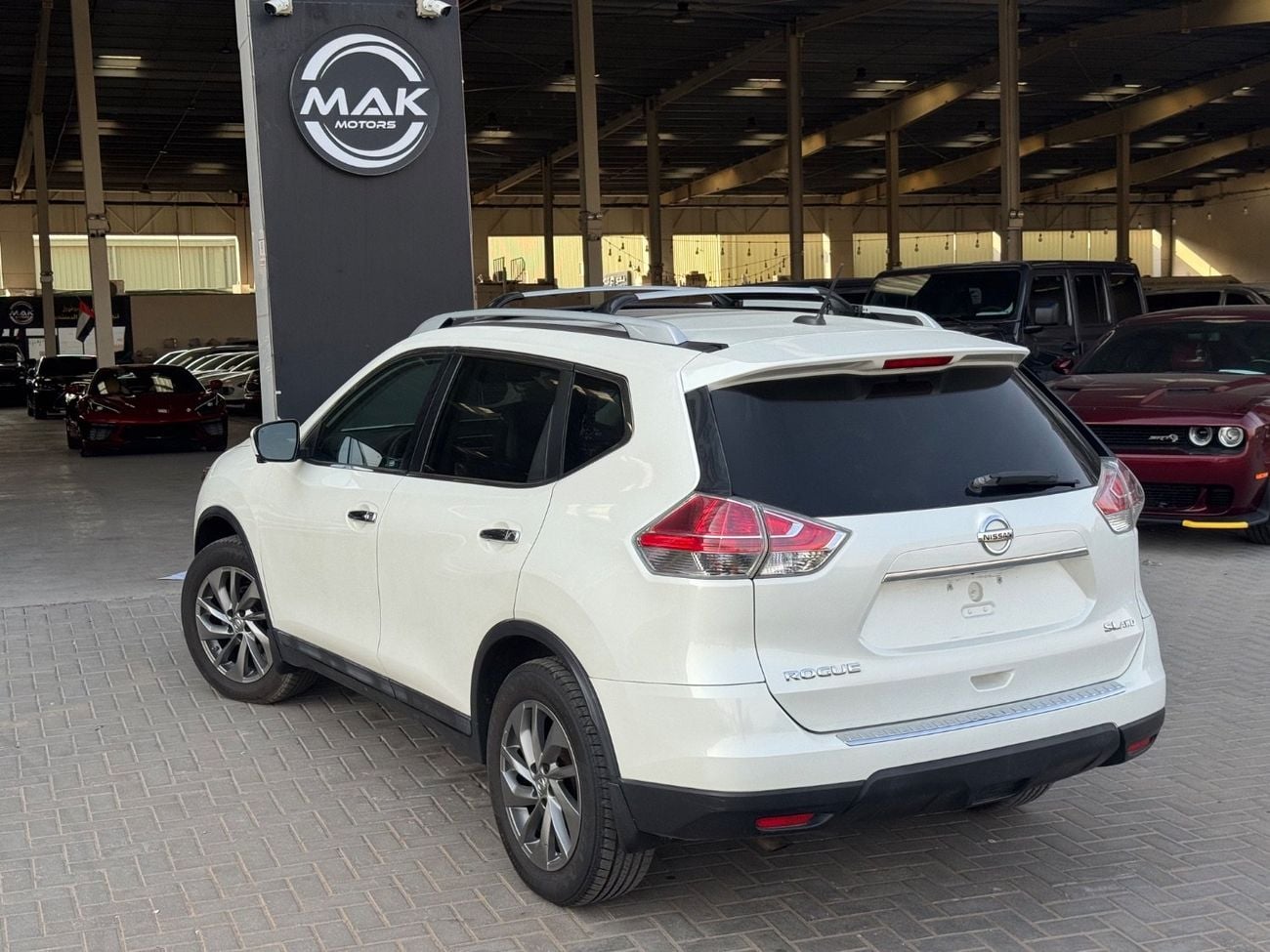 Nissan Rogue SL / 2.5L V4 / PANORAMIC SUNROOF / AWD / 360 CAMERA / ELECTRIC SEATS / REAR AC