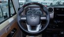 Toyota Land Cruiser Pickup LX V6 4WD