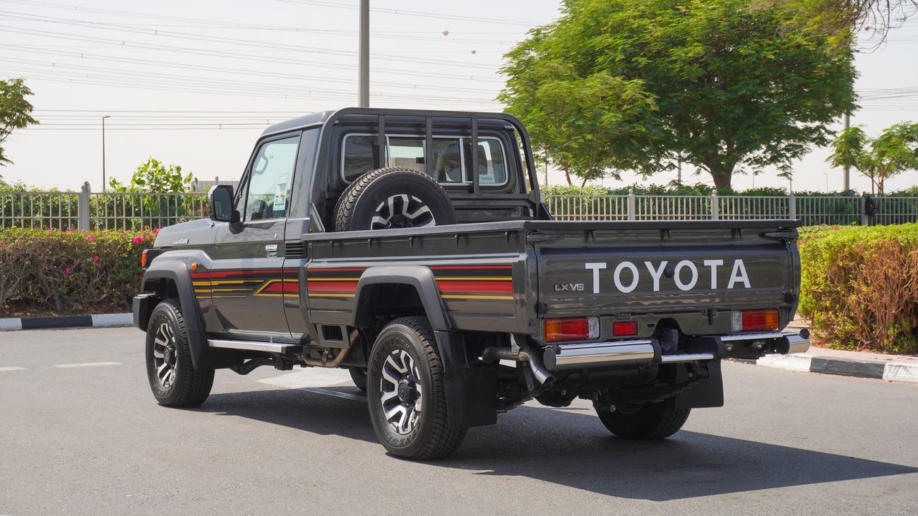 Toyota Land Cruiser Pick Up LX 4.0L V6 A/T