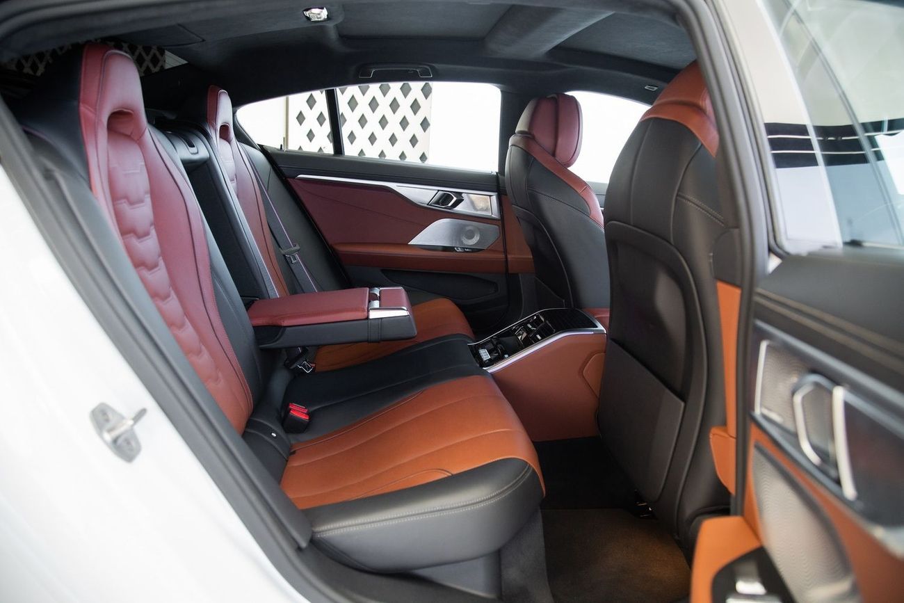 بي أم دبليو M850i