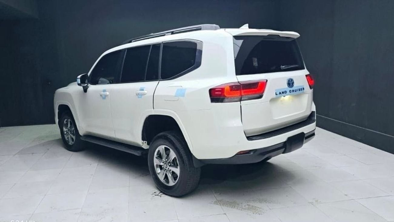 Toyota Land Cruiser GXR Toyota Land Cruiser 2022 full option