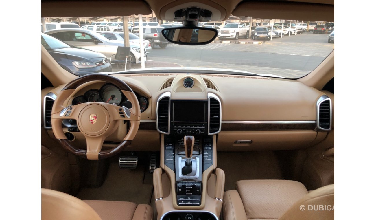 Porsche Cayenne PORSCHE CAYENNE S MODEL 2013 GCC CAR PERFECT CONDITION FULL OPTION PANORAMIC ROOF LEATHER SEATS BACK