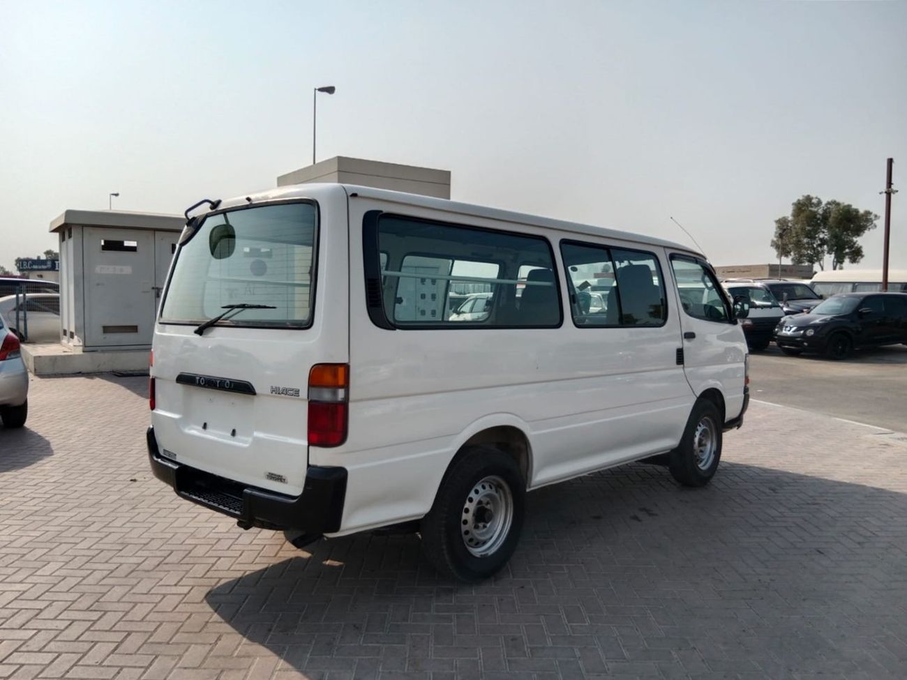 Toyota Hiace TOYOTA HIACE VAN RIGHT HAND DRIVE (PM1603)