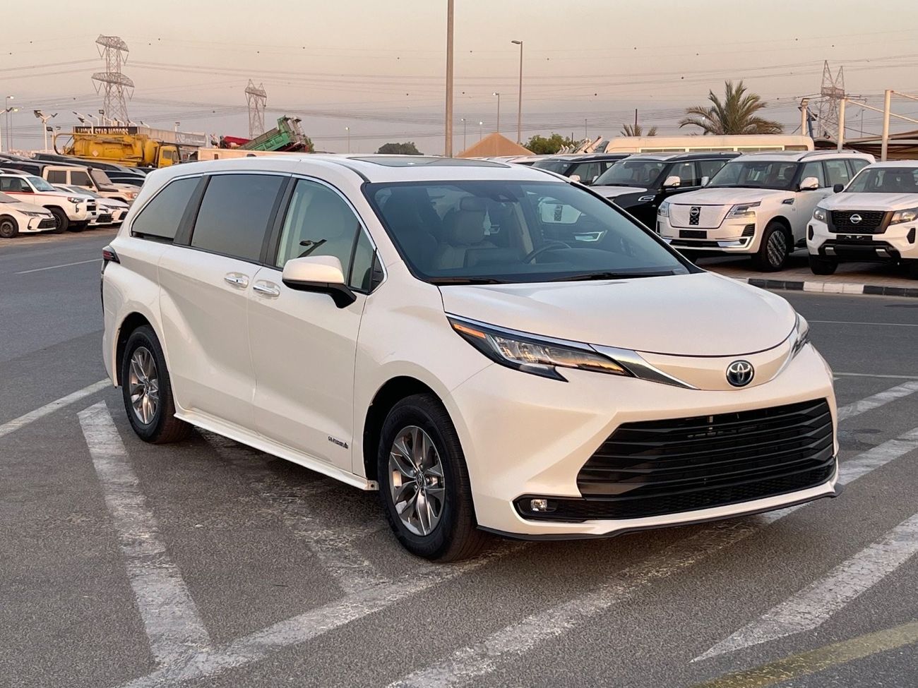 تويوتا سيينا 2021 TOYOTA SIENNA XLE HYBRID 4x4 FULL OPTIONS IMPORTED FROM USA