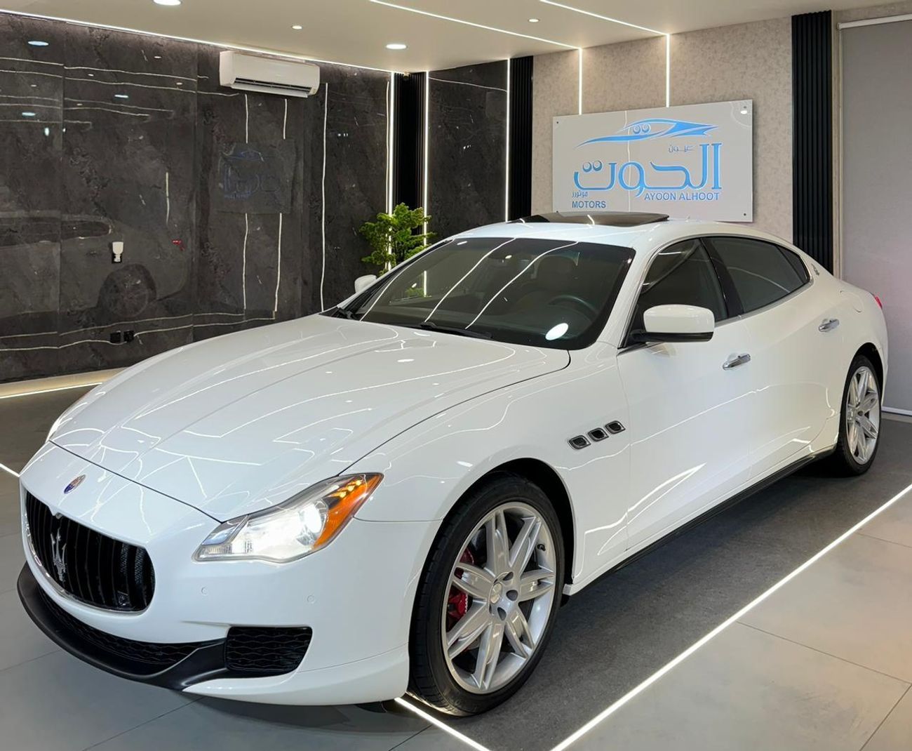 مازيراتي كواتروبورتي S Q4 3.0L (530 HP) SPECIAL MASERATI QUATTROPORTE S V6 ENGINE || GCC SPECS || ACCIDENT FREE || TOP OF