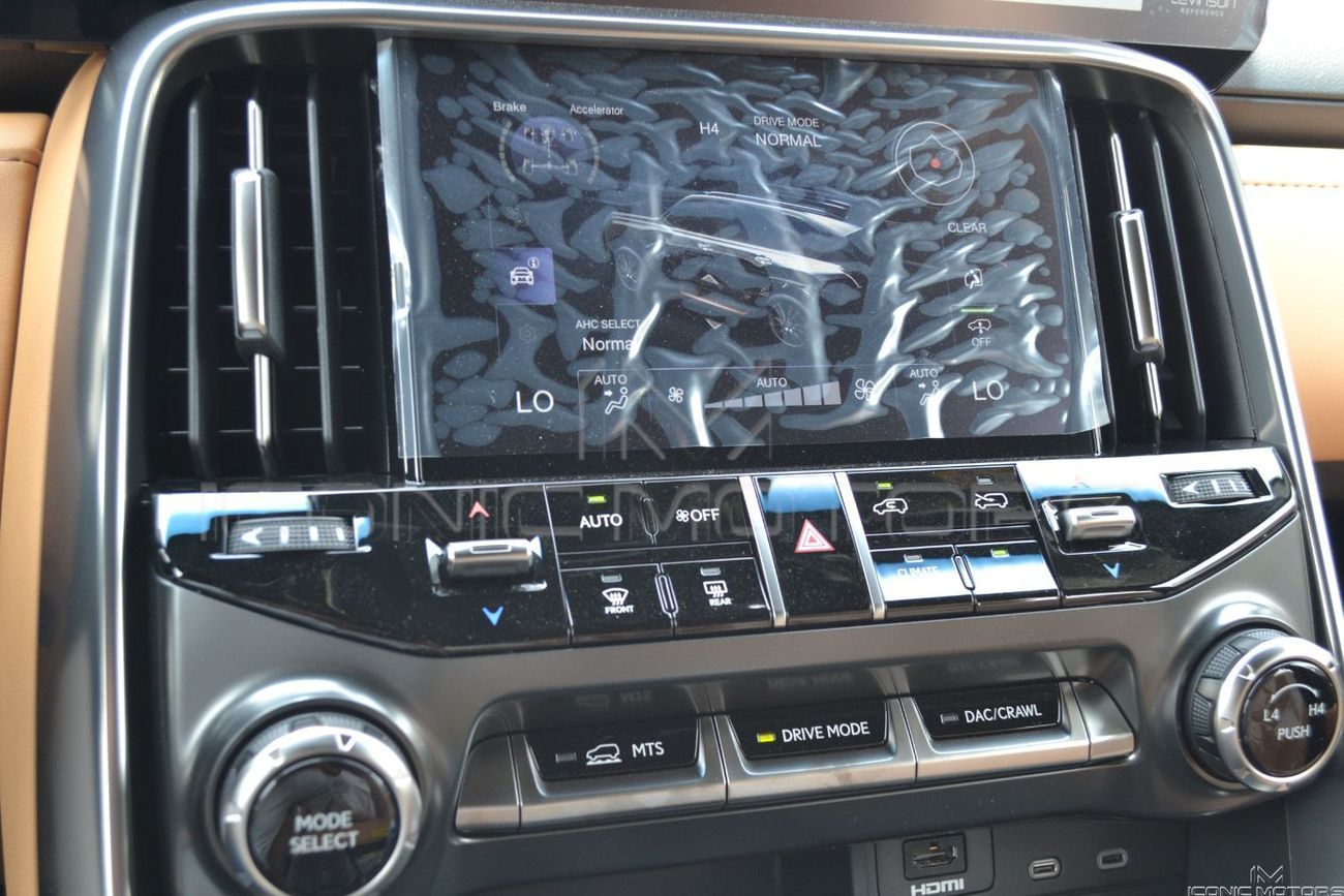 Lexus LX 700h Signature