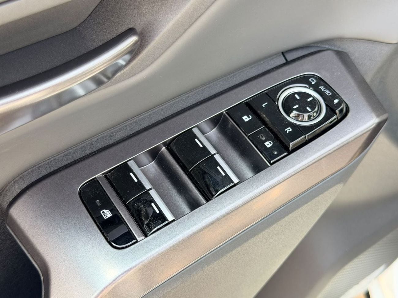Toyota RAV4 GXR HEV 2.5L Hybrid Flagship AWD | Chinese Specifications | Brand New 0KM | Export Ready