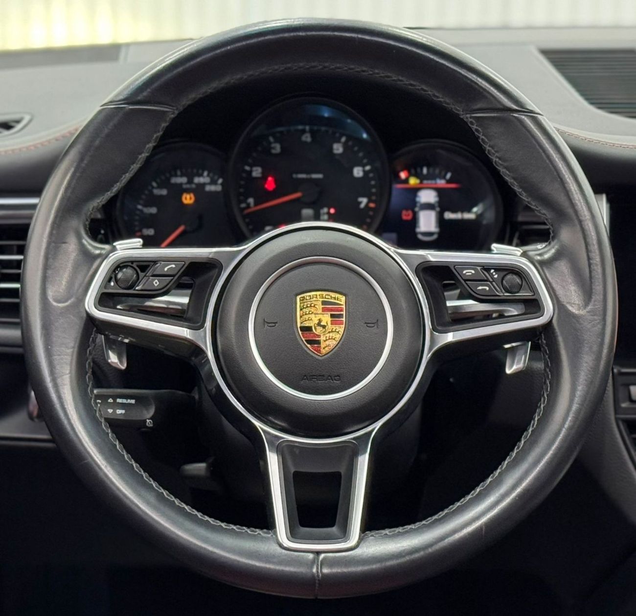 بورش ماكان Std 2.0L (252 HP) 2019 Porsche Macan, One Year Warranty, Service History, GCC