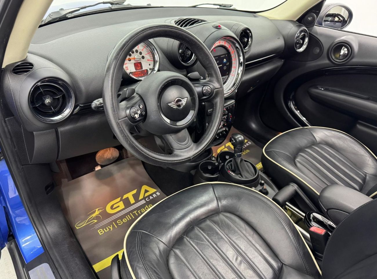Mini Cooper Countryman 2014 Mini Cooper Countryman, Service History, Excellent Condition, GCC
