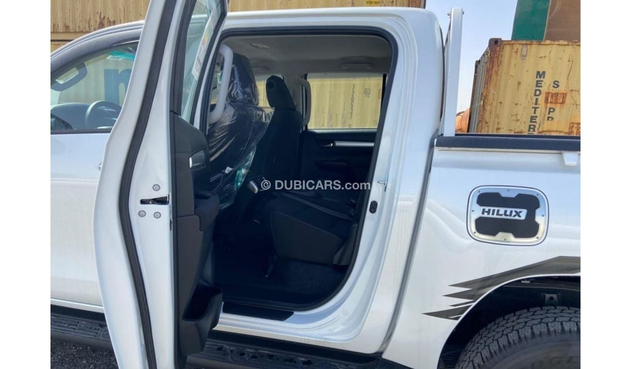 Toyota Hilux TOYOTA HILUX 2.7L PETROL 4/4 FULL OPTION 2023