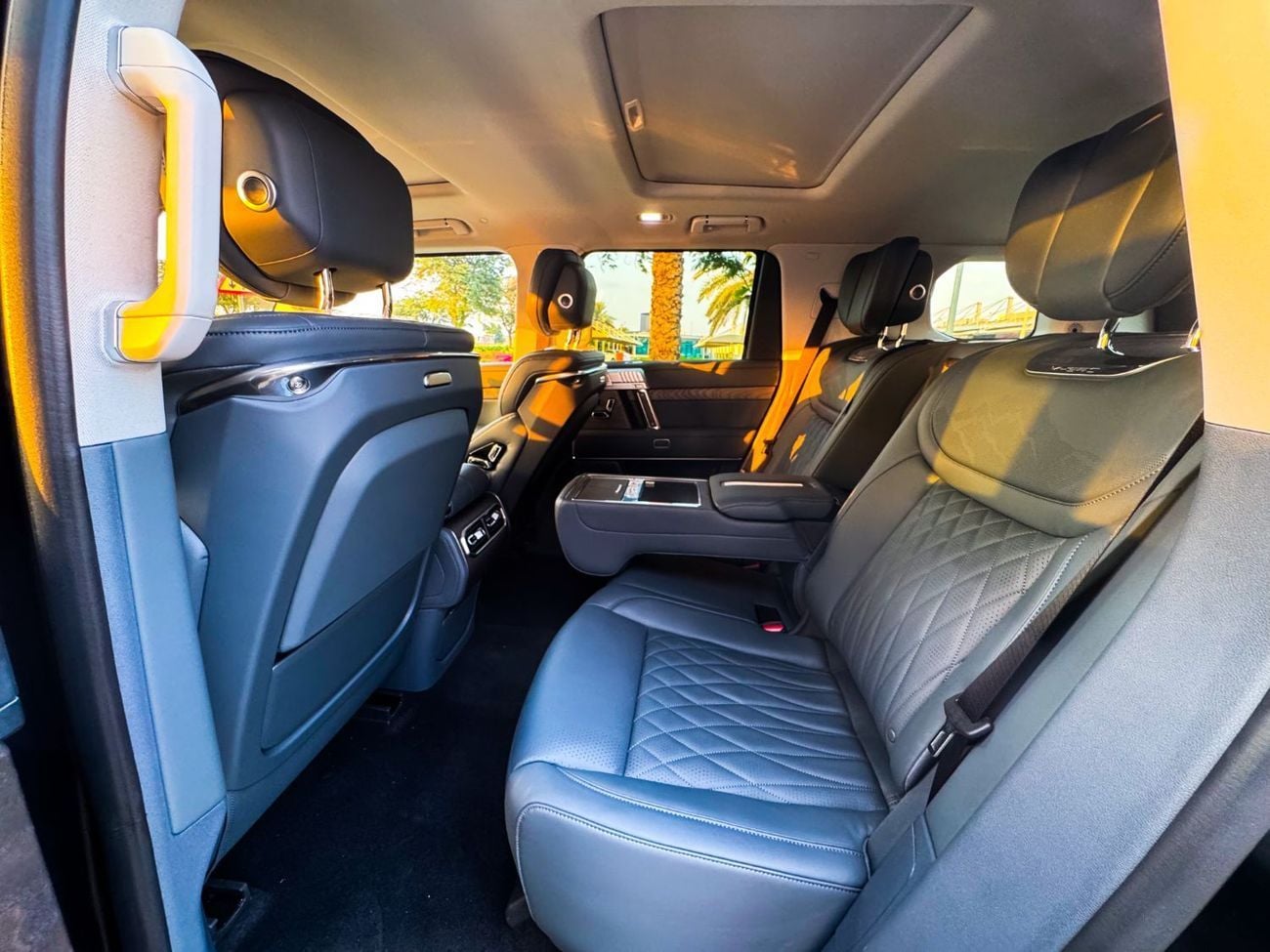 Dongfeng M Hero 917 2025 Dongfeng M-Hero 917 /  1.5L Hybrid ( Plug-In) / 65.8 kWh / Range (750 Km) / 804 Hp / Gcc Specs