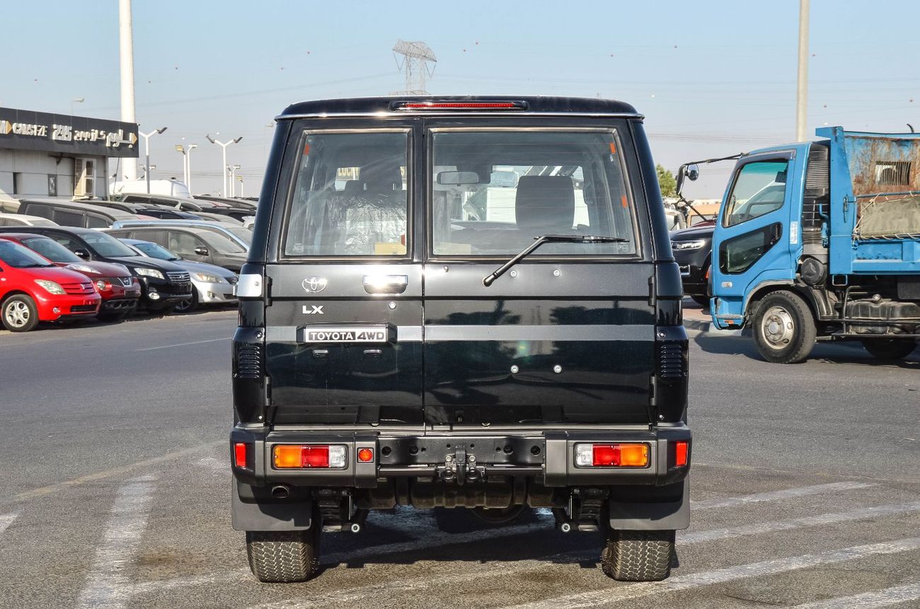 Toyota Land Cruiser 70 TOYOTA LAND CRUISER 76 2.8L 4WD SUV 2025