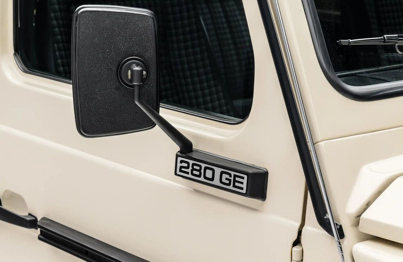 Mercedes-Benz 280 2.7L I-6 Naturally Aspirated Engine