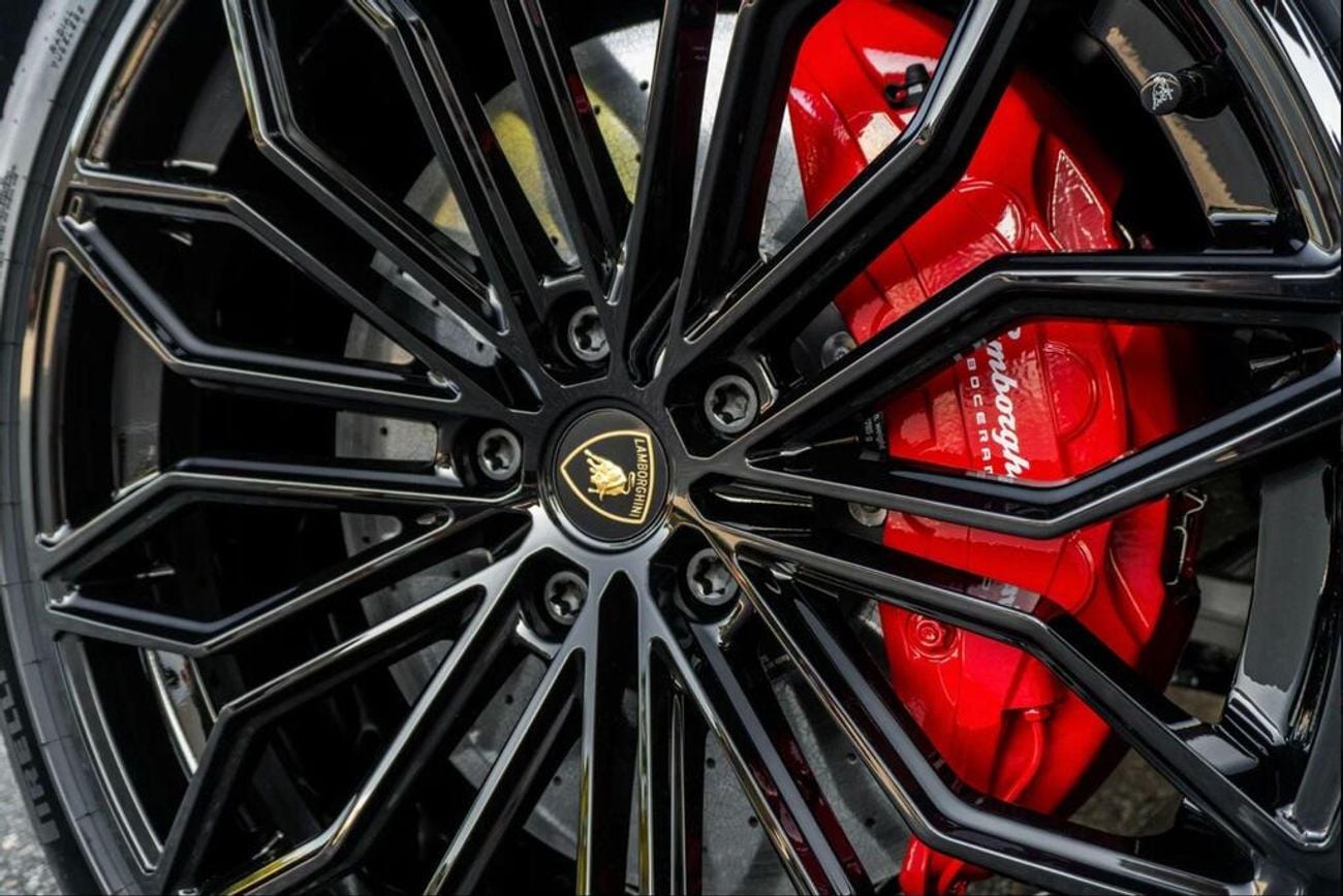 Lamborghini Urus 4.0 V8 BiTurbo 25.9kWh SE Auto 4WD Euro 6 5dr (EXPORT ONLY) Right Hand Drive