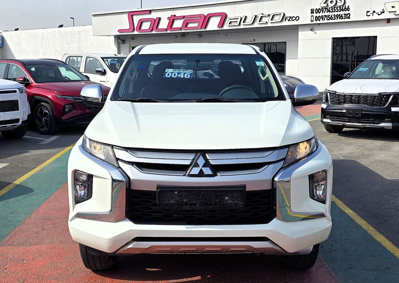 Mitsubishi L200 Used Mitsubishi58 L200 GLX 2.4L Petrol M/T 4*4  GCC White Color  2022 Model