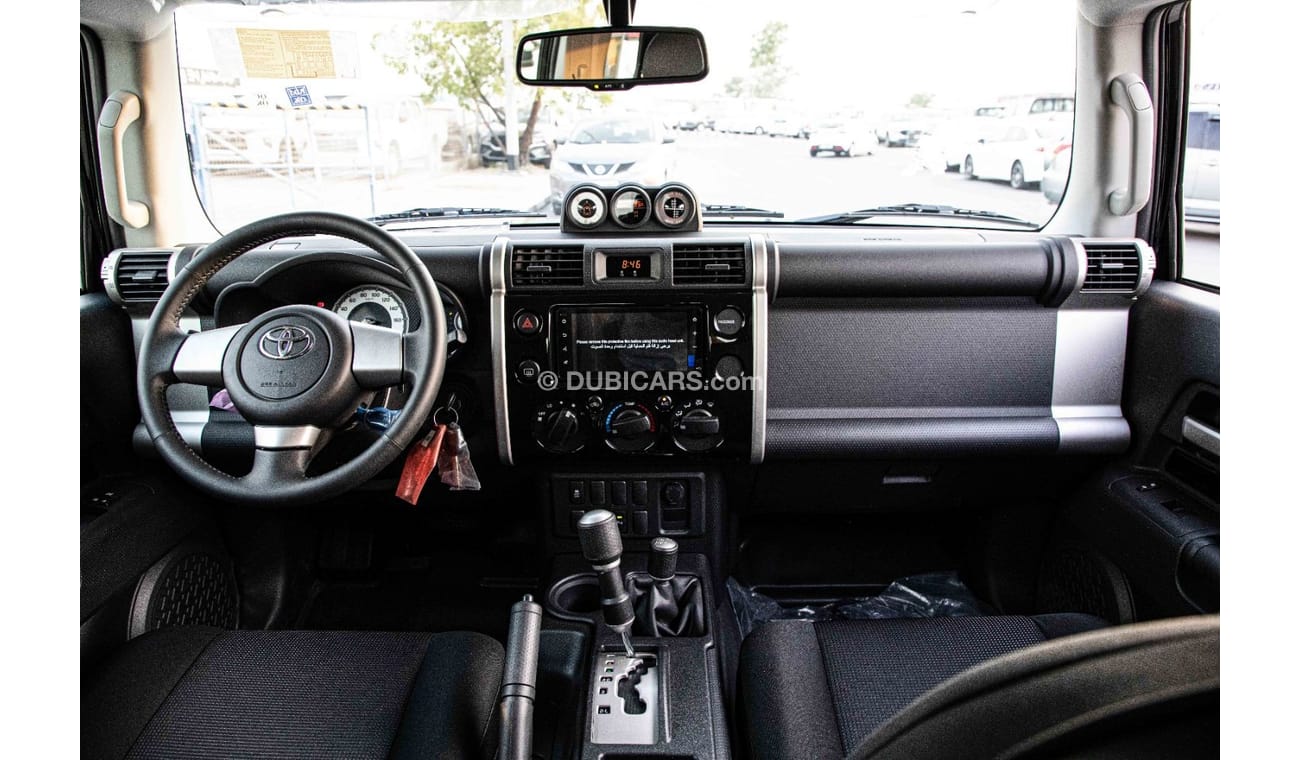 تويوتا إف جي كروزر 2022 Toyota FJ Cruiser 4.0L AT GXR | Export Only