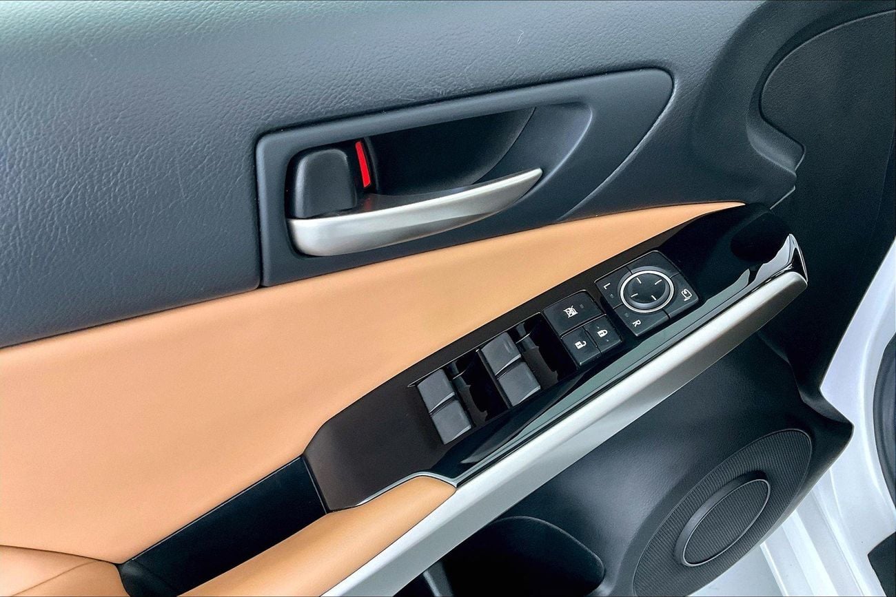 لكزس IS 300 Premier | upto AED 20,000 Ramadan Discount | شامل الضمان | 0 ﺪﻔﻋﺓ ﺃﻮﻟﻯ