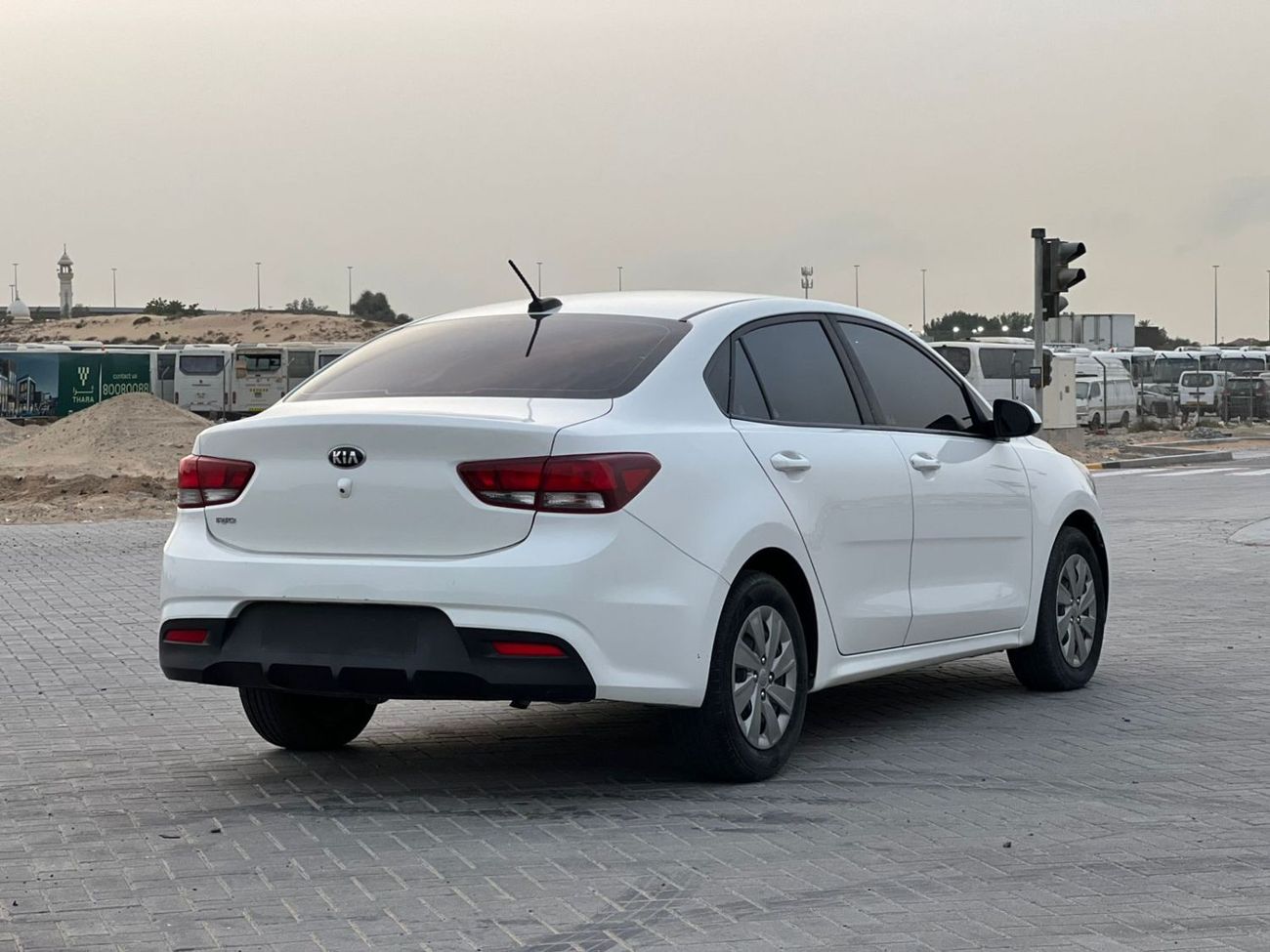 كيا ريو EX 1.4L (100 HP) Sedan