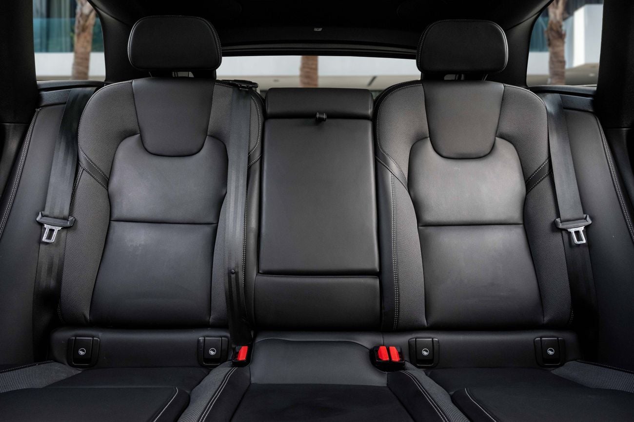 Volvo XC60 B5 Ultimate Dark XC60 B5 Ultimate Dark | 2,448 P.M | 0% Downpayment | 2028 Warranty!