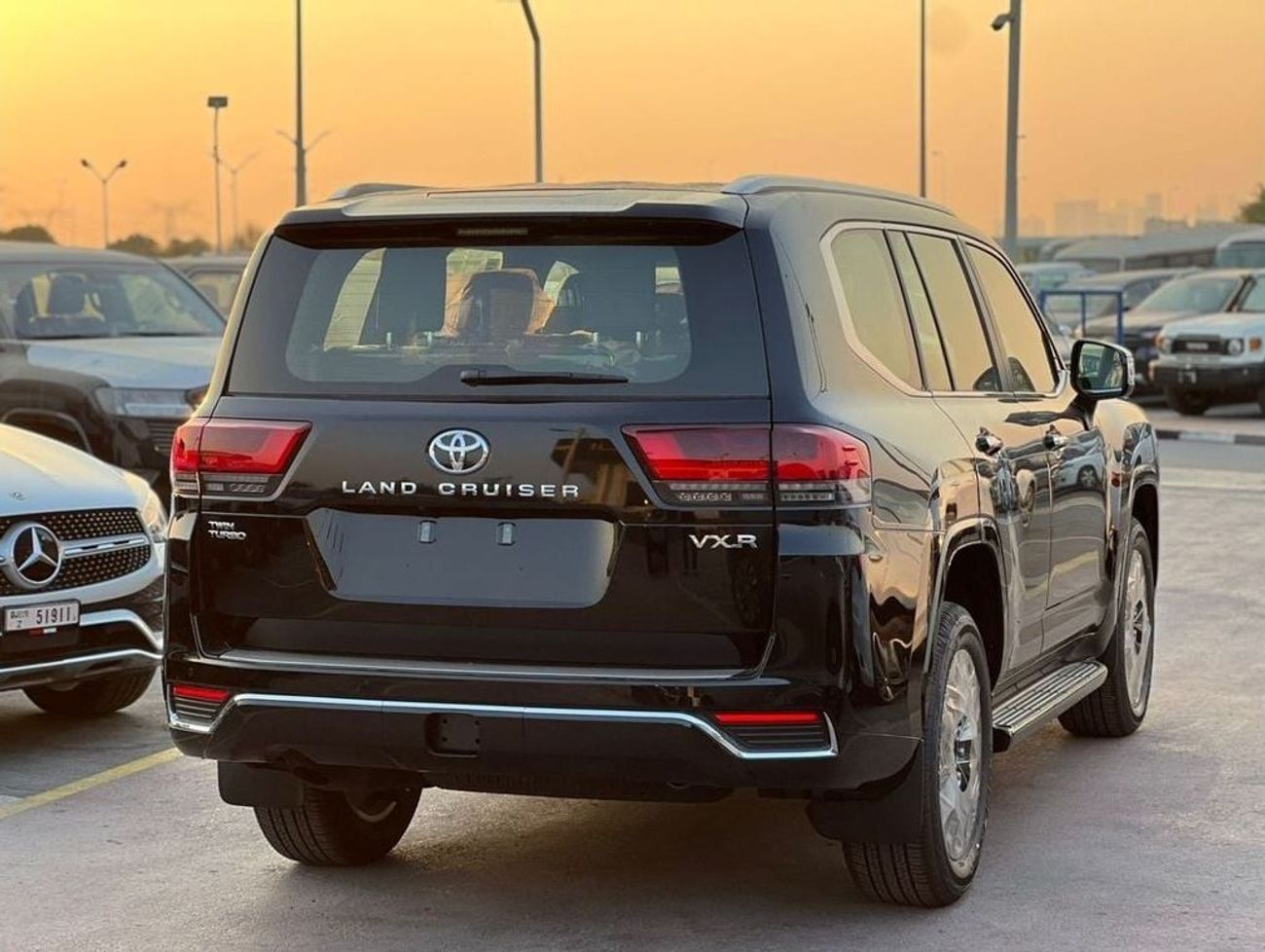 Toyota Land Cruiser TOYOTA LAND CRUISER VXR  (300 SERIES) 3.5 L 4WD