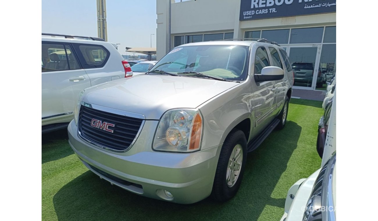 GMC Yukon car in excellent condition with no accidents