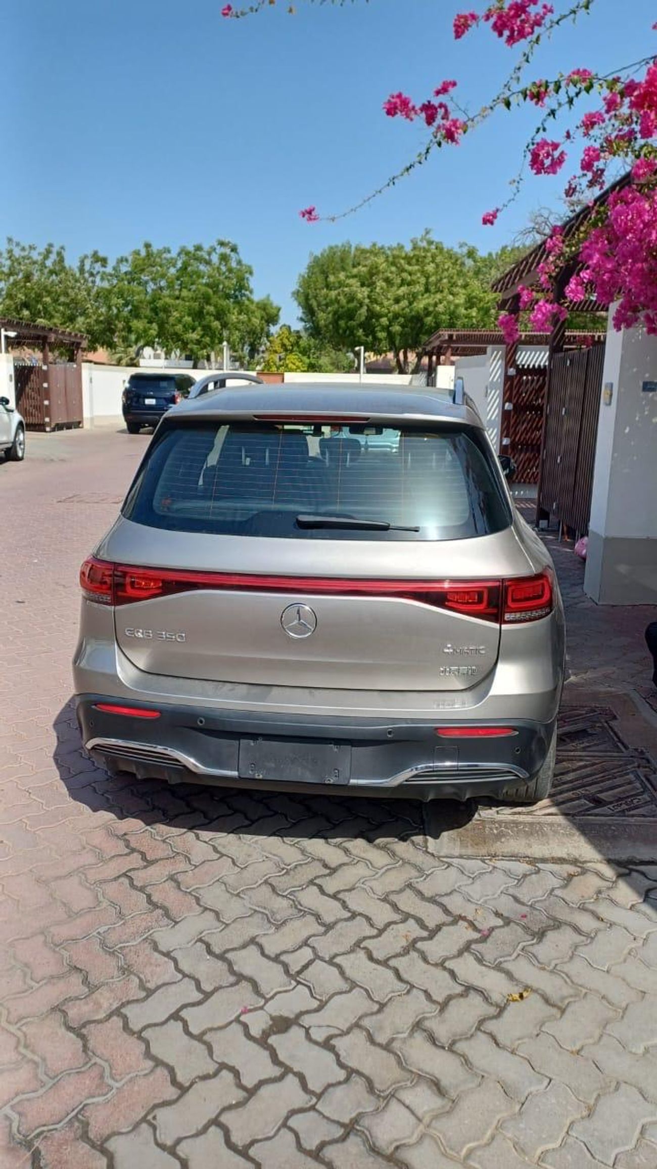 Mercedes-Benz EQB 350 2023 Mercedes-Benz EQB 350 4MATIC FULLY LOADED