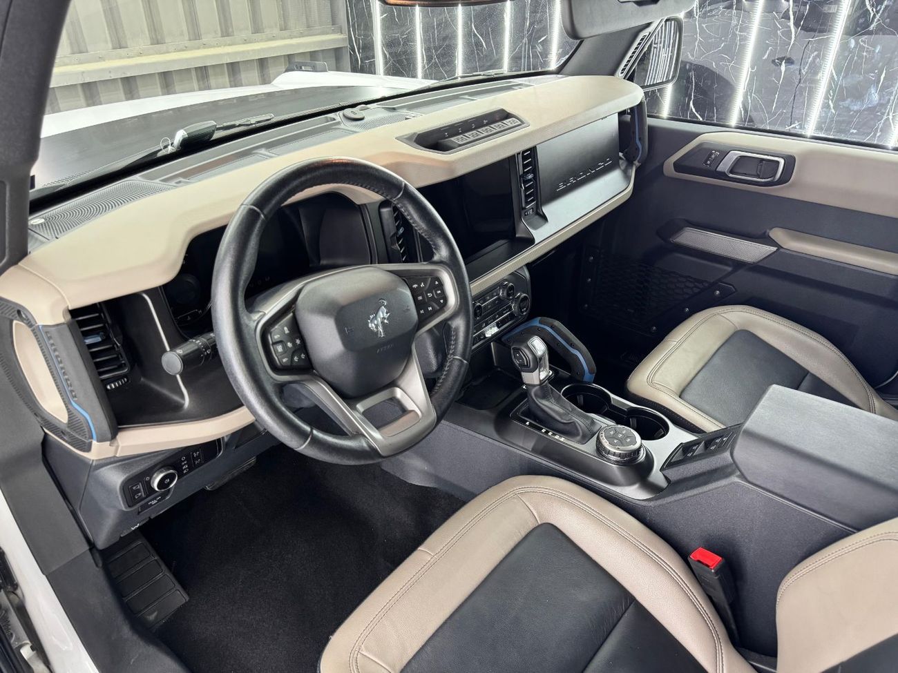 Ford Bronco Wildtrak 2.7L (5 Seater) 2023 Ford Bronco, 2029 Ford Warranty + Service Pack, Very Low Kms, GCC