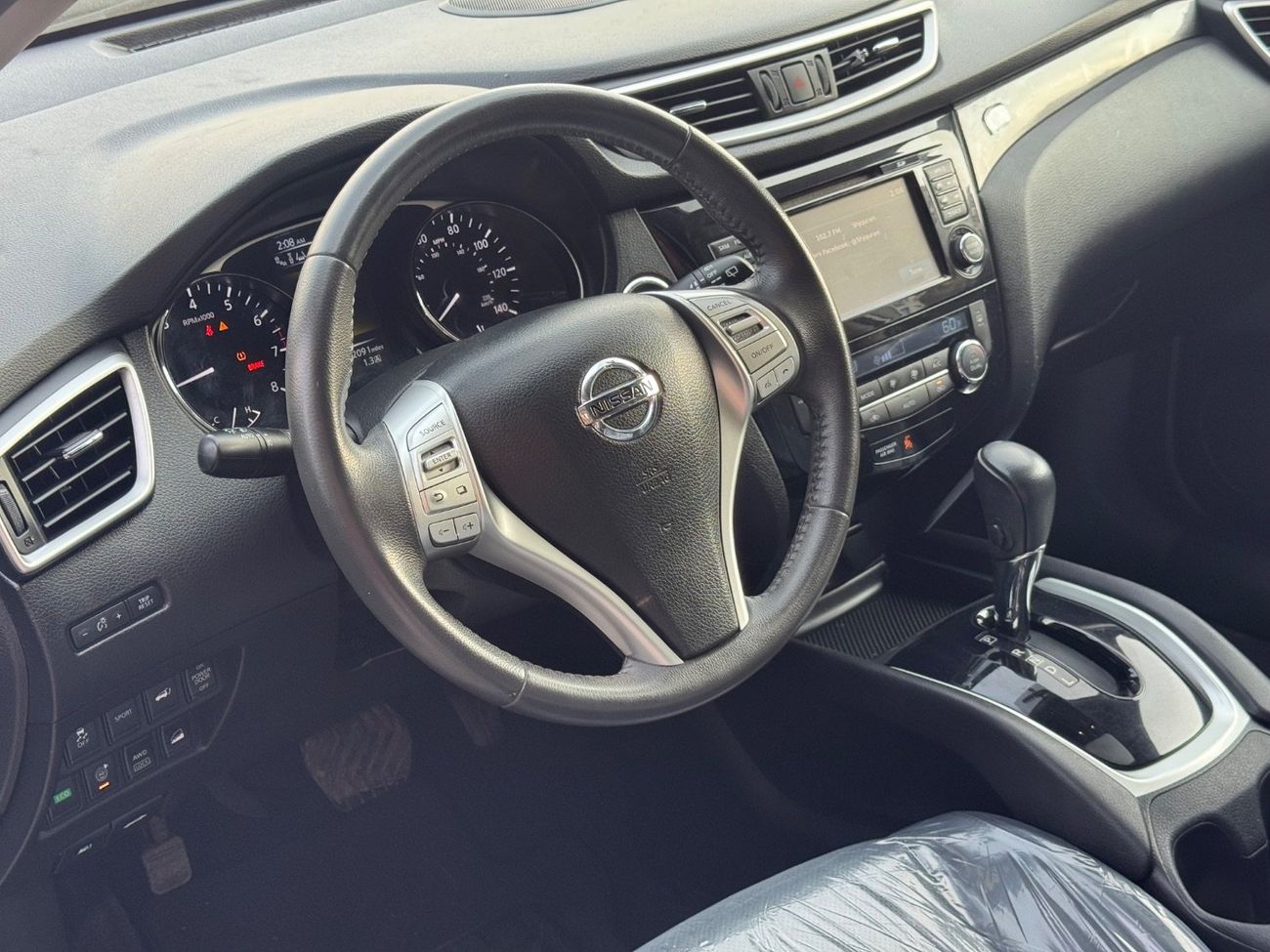 Nissan Rogue SL / 2.5L V4 / PANORAMIC SUNROOF / AWD / 360 CAMERA / ELECTRIC SEATS / REAR AC