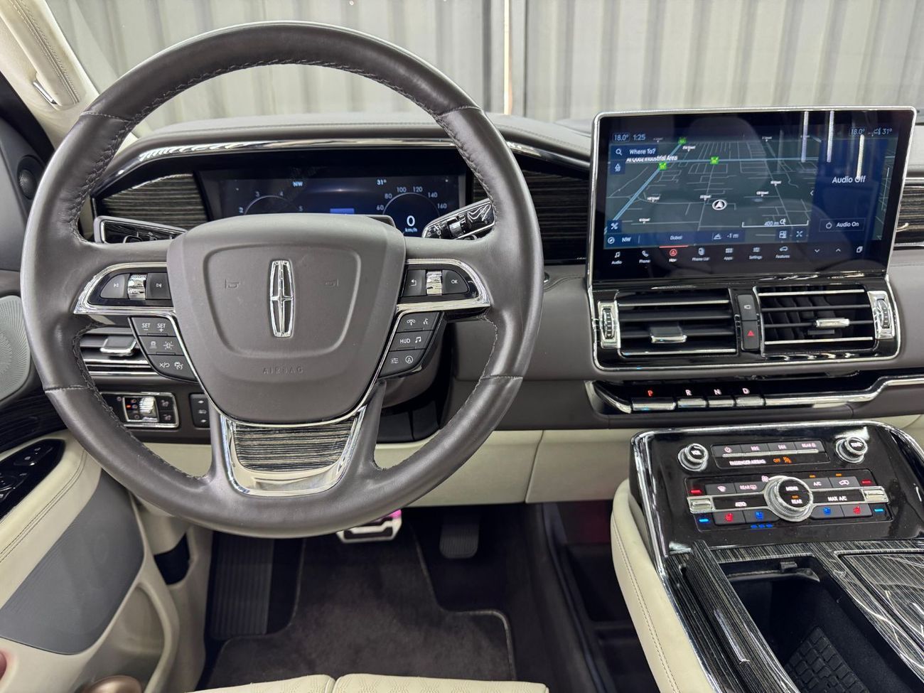 Lincoln Navigator Presidential 3.5L 2023 Lincoln Navigator, 2028 Lincoln Warranty + Service Pack, 7 Seater, GCC