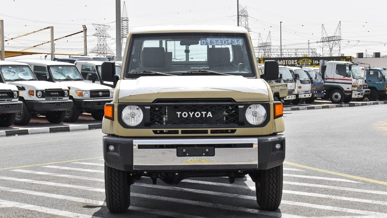 تويوتا لاند كروزر بيك آب 4.0L V6 Petrol Single Cabin  M/T