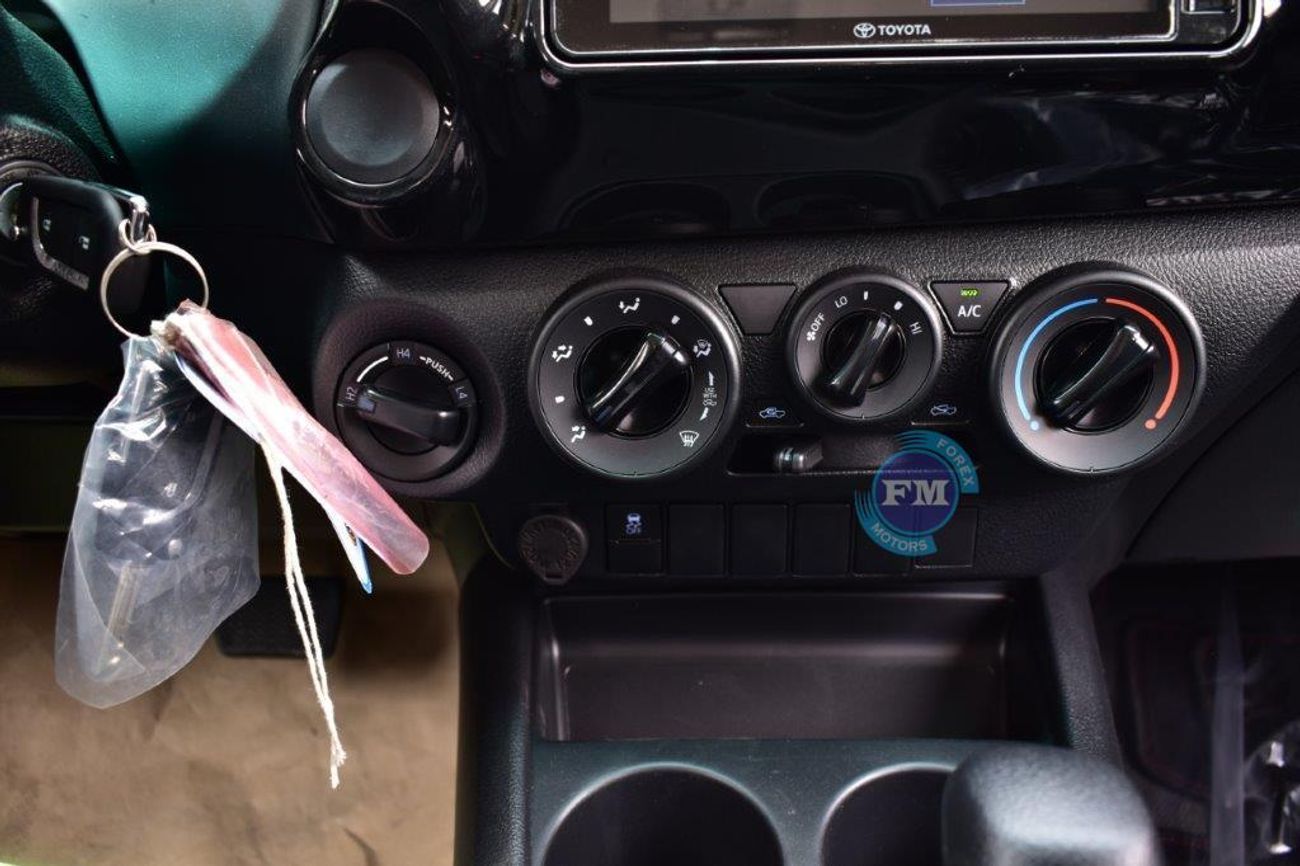 تويوتا هيلوكس Double Cab Pickup DLX-G 2.4L Diesel 4WD Automatic