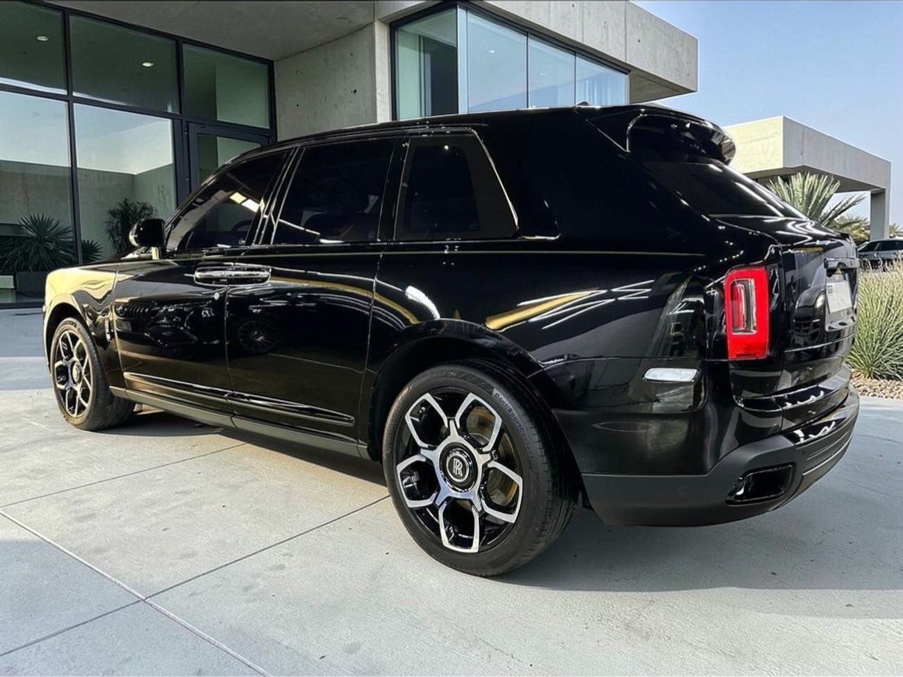 Rolls-Royce Cullinan AED 27,800 P.M | 0% DOWN PAYMENT | ROLLS-ROYCE CULLINAN | AGENCY WARRANTY & SERVICE CONTRACT