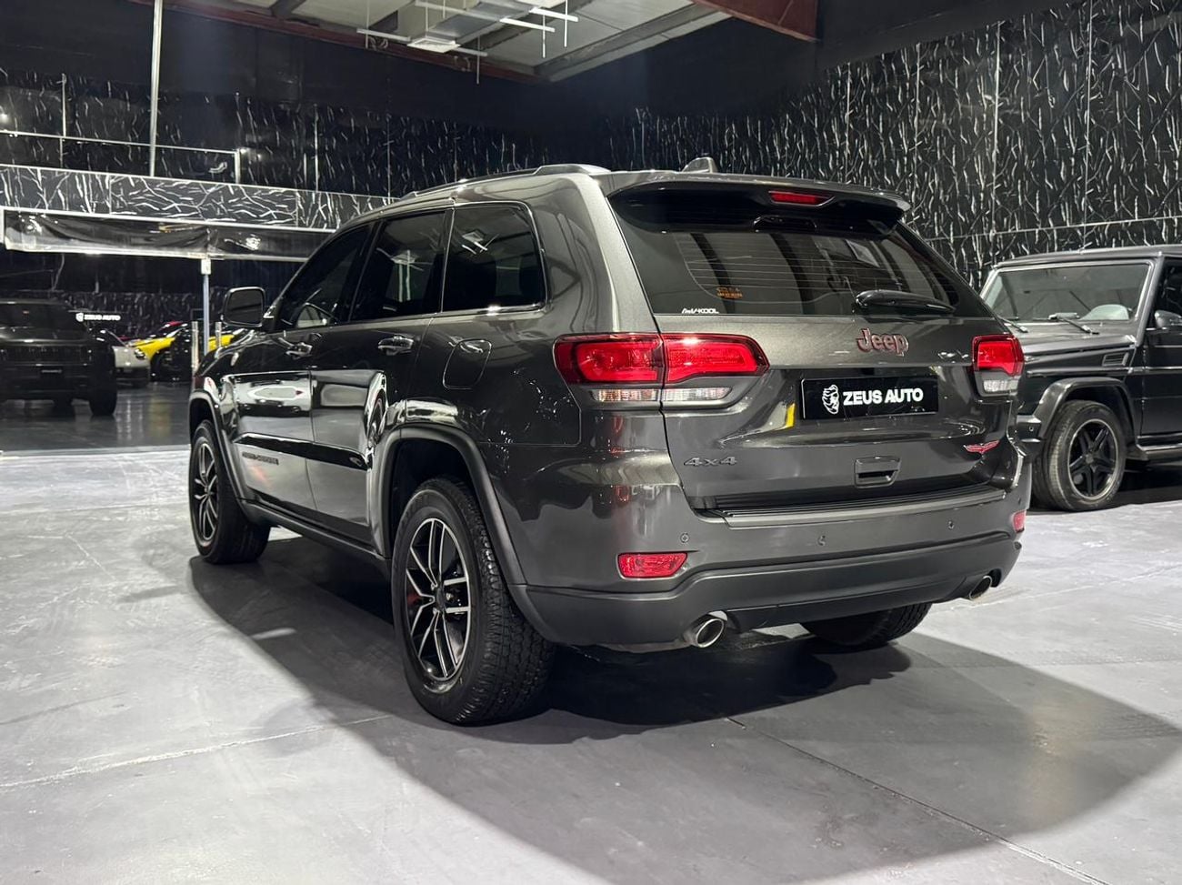 جيب جراند شيروكي Trailhawk 3.6L