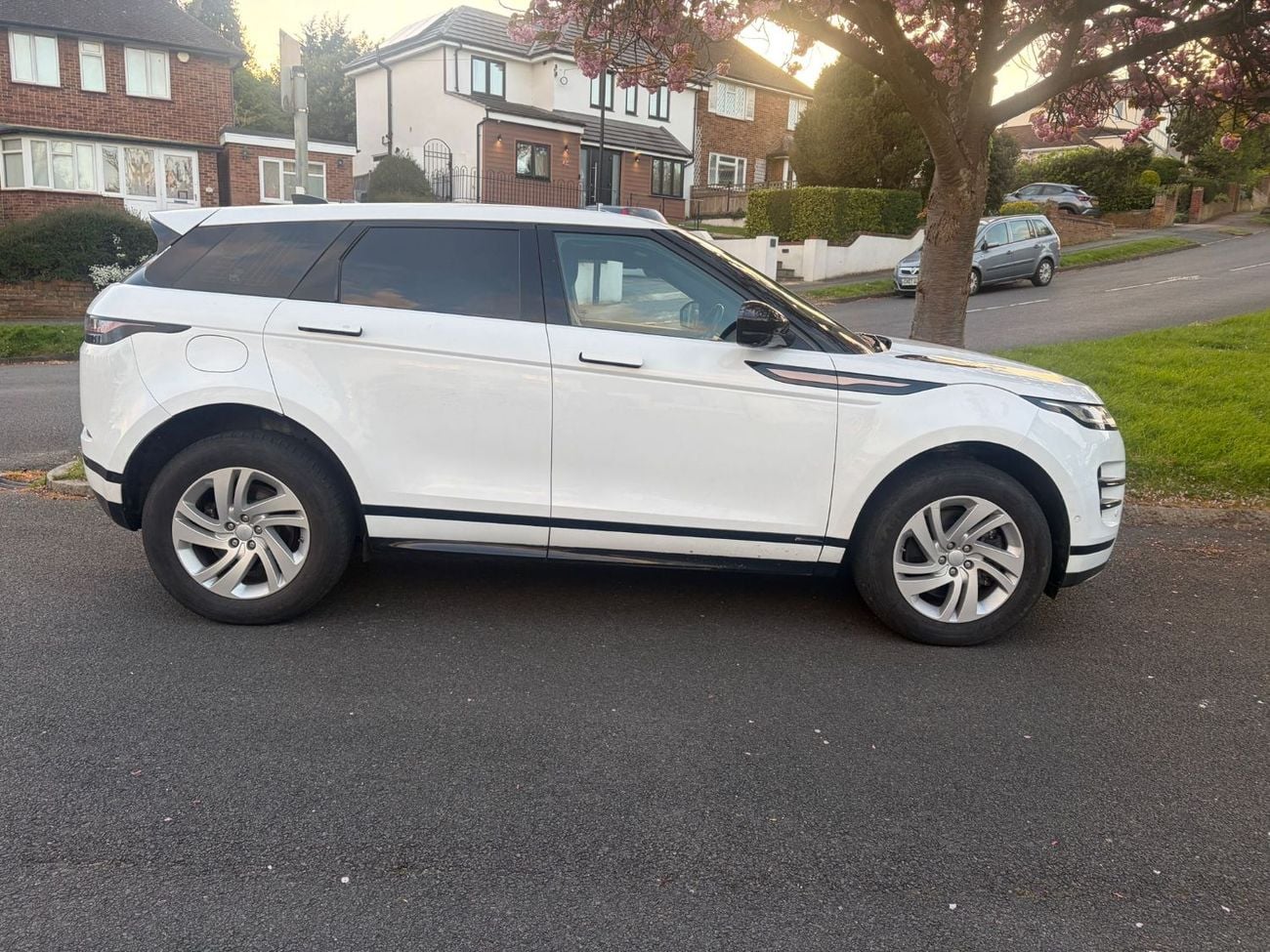 لاند روفر رانج روفر إيفوك -