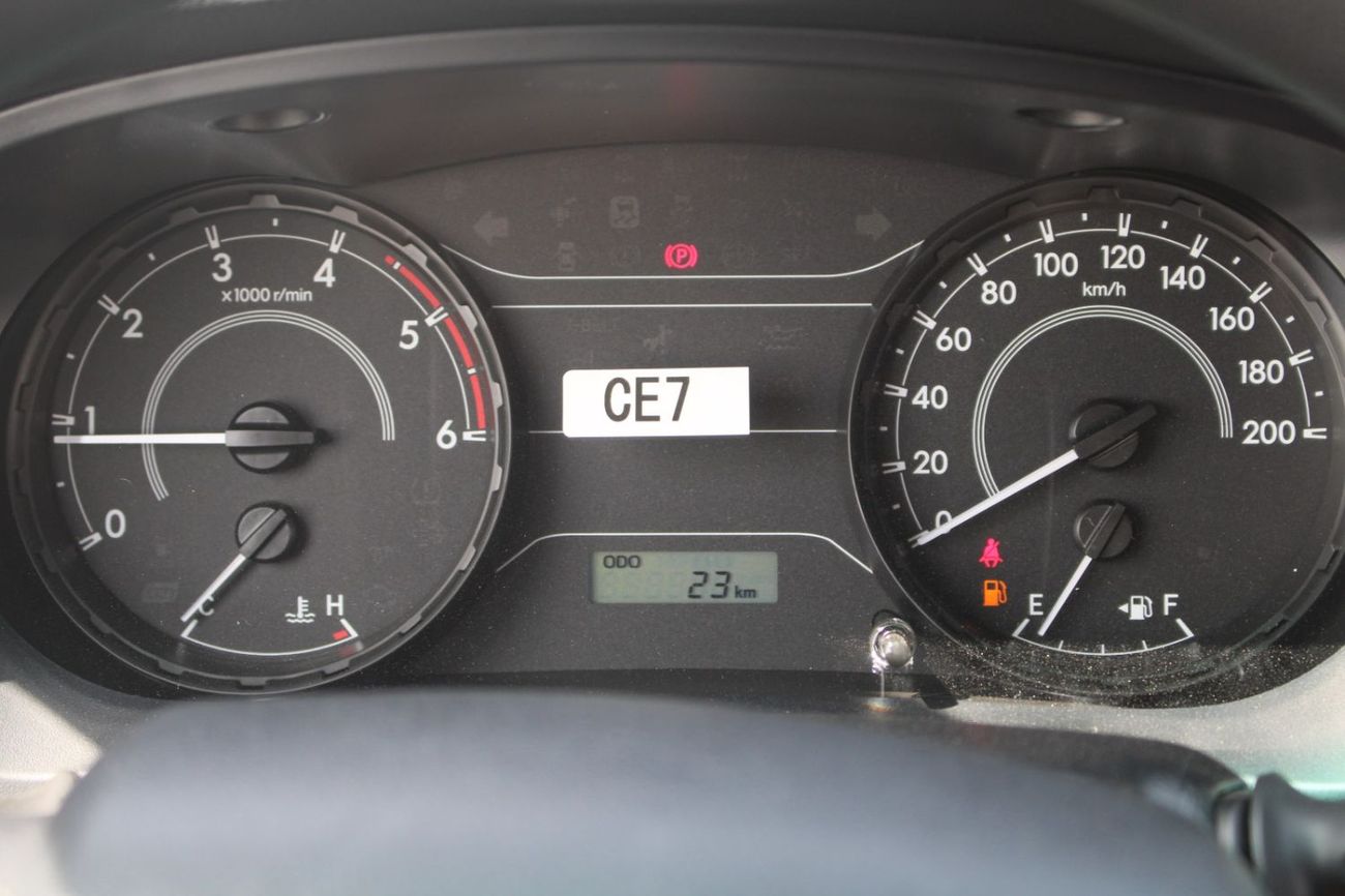 تويوتا هيلوكس TOYOTA HILUX 2.4L DIESEL 4WD DOUBLE CAB DLX-G MANUAL