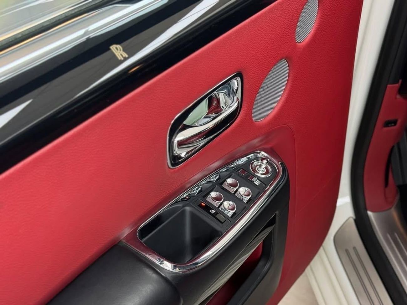 رولز رويس جوست Black Badge 6.6L