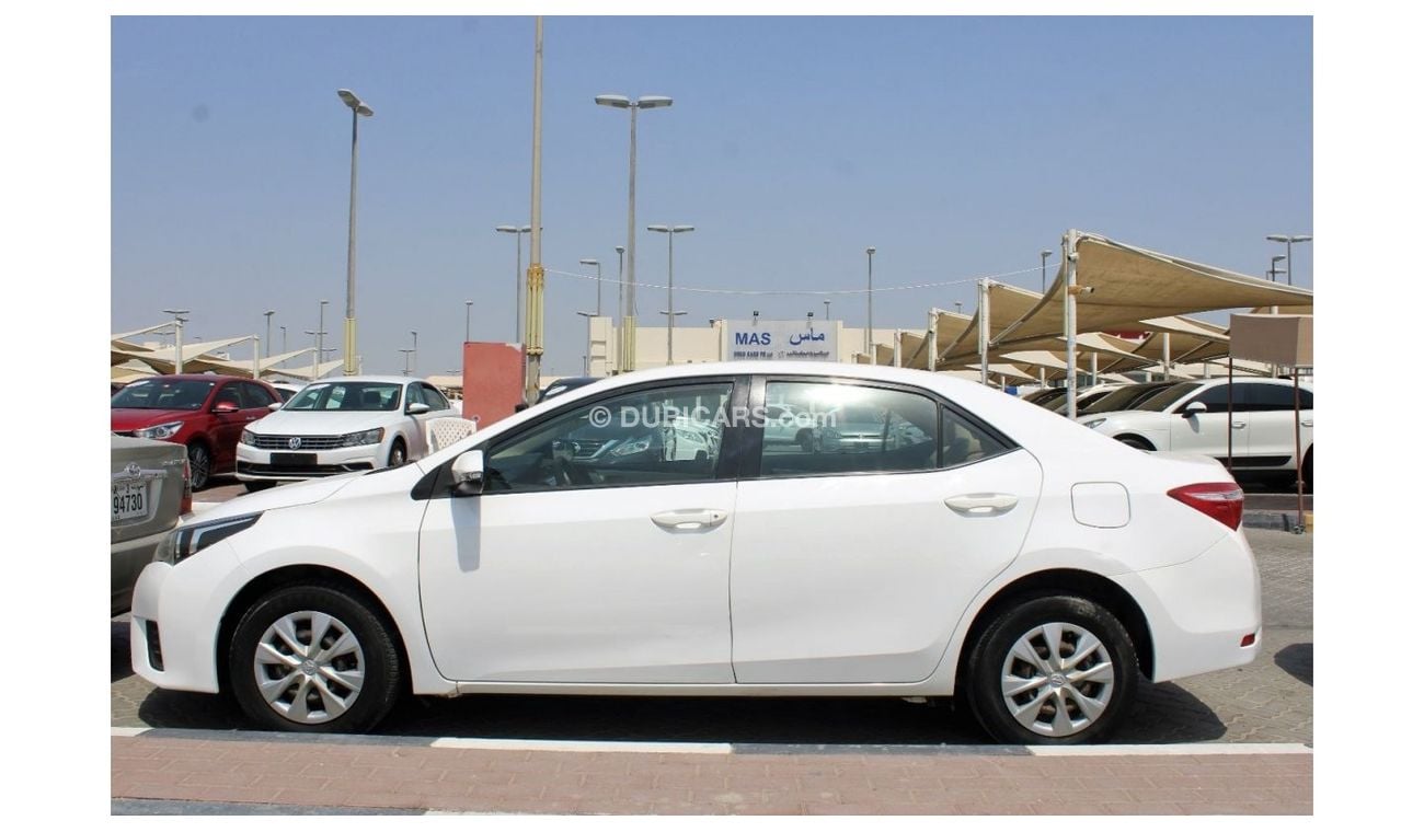Toyota Corolla SE ACCIDENTS FREE - GCC - ENGINE 1600 CC - CAR IS IN PERFECT CONDITION INSIDE OUT