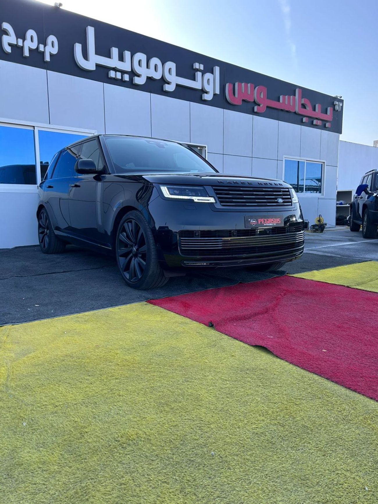 Land Rover Range Rover LWB SV P615 4.4L Range Rover SV 2024 | Limousine | Full Option