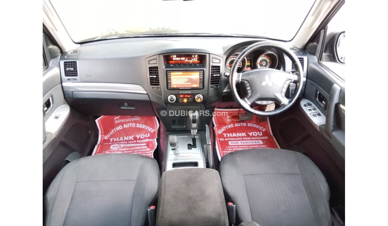 Mitsubishi Pajero MITSUBISHI PAJERO RIGHT HAND DRIVE (PM 882)