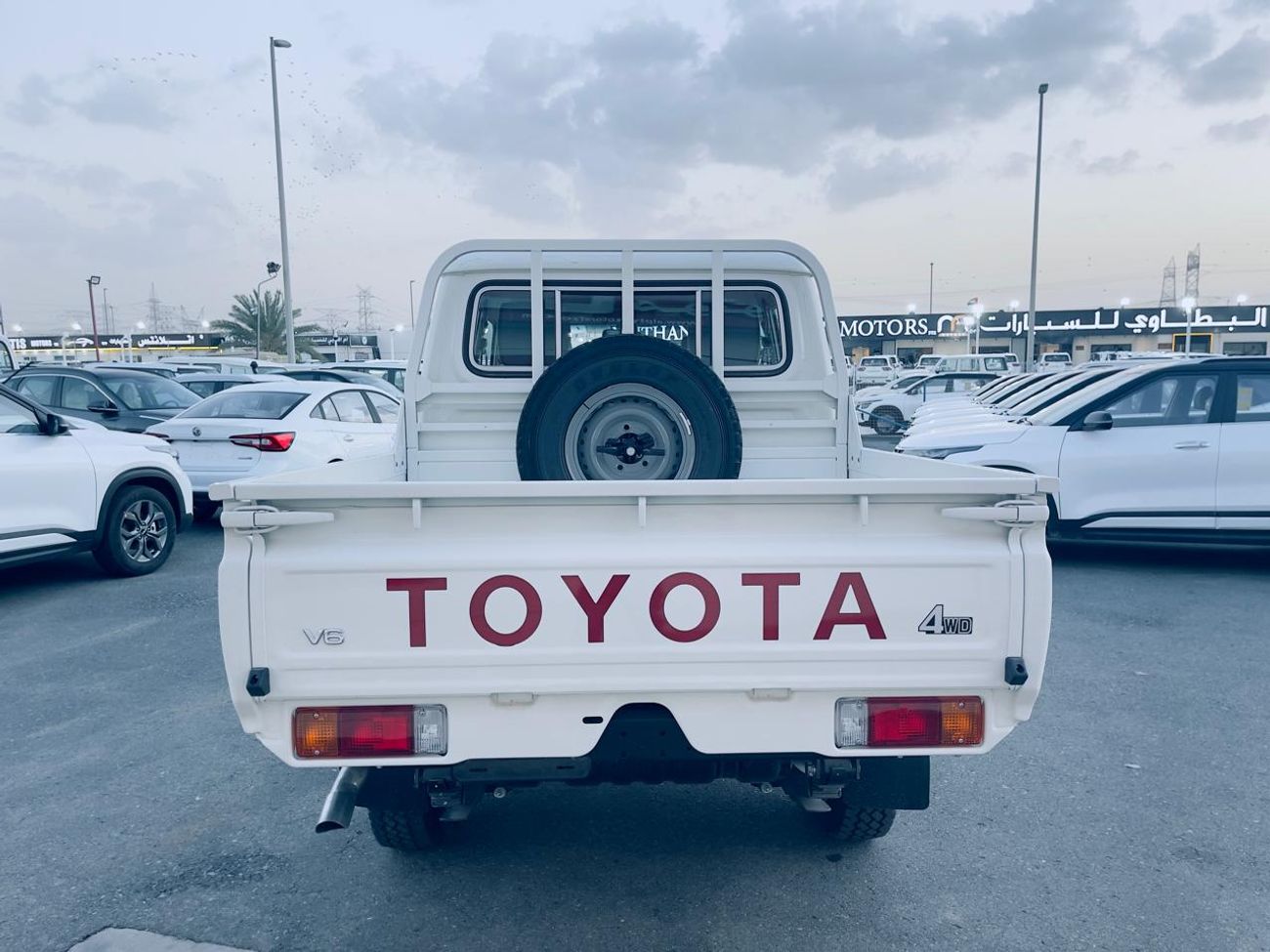 تويوتا لاند كروزر بيك آب Std 4.0L Double Cab Utility 4WD