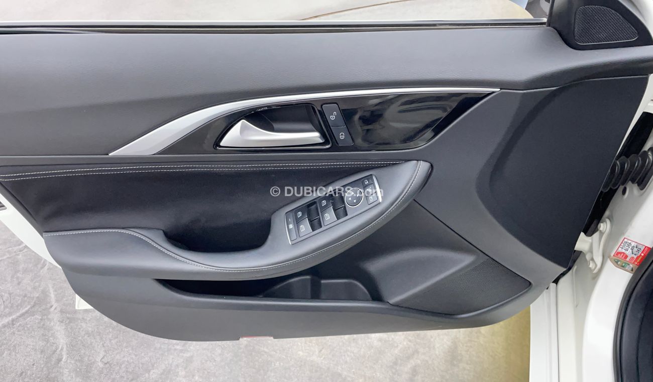 Infiniti Q30 Luxe 1600